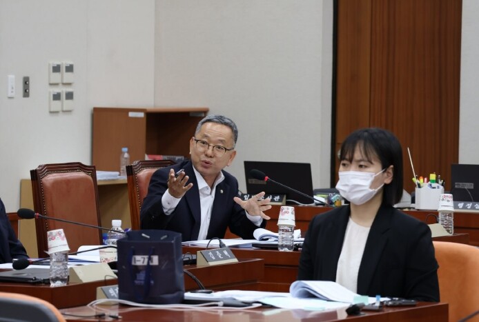 김문수 의원, “교실은 숙소, 교비는...