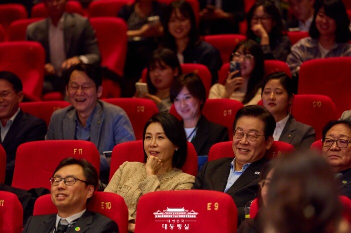 이재명 대통령 부부, 부산국제영화제 ...