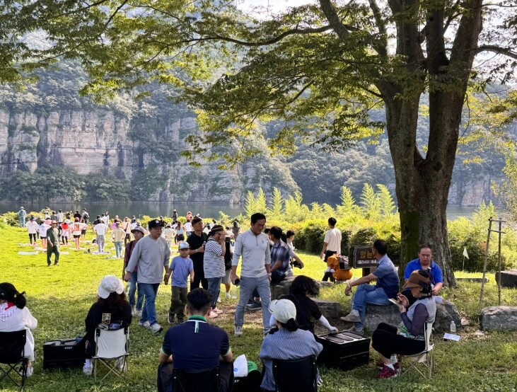 “적벽을 걸으며, 음악을 듣고, 추억...