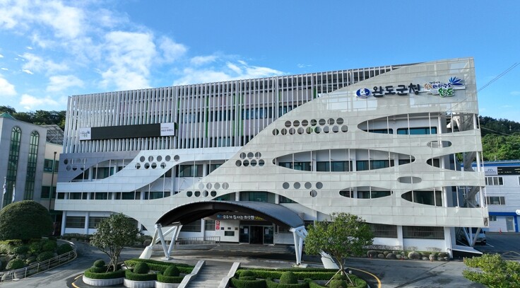 완도군, 13억 투입 어업인 구명조끼...