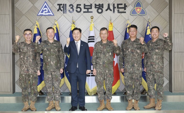 김관영 전북도지사, 장병·소방대원 격...