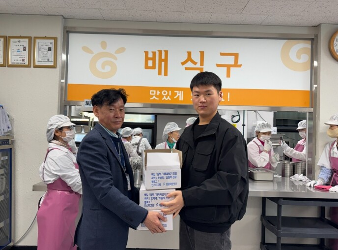 김해시 배우 겸 가수 주민우, 구산사...