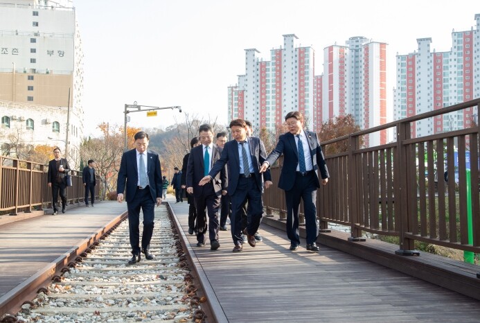 군산 철길숲’ 준공… 도시를 관통하는...