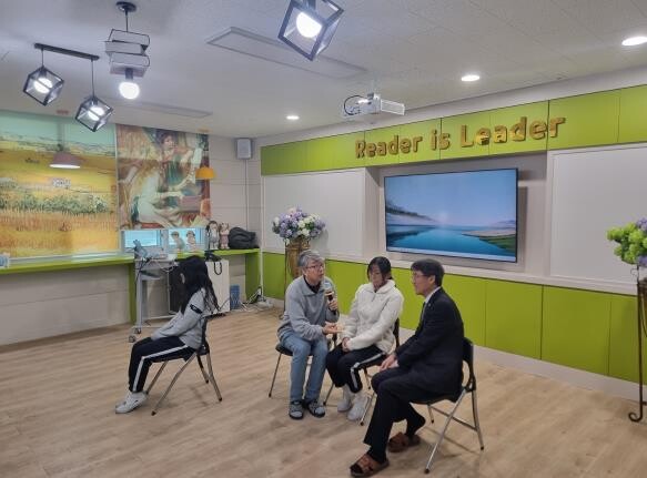 강남교육지원청, 거울 치료 기법의 예...