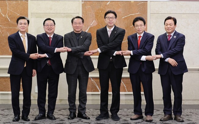 부산시, 광역자치단체 통합 관련 시도...