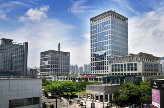 부산의 위상과 품격을 드높인 분을 모...