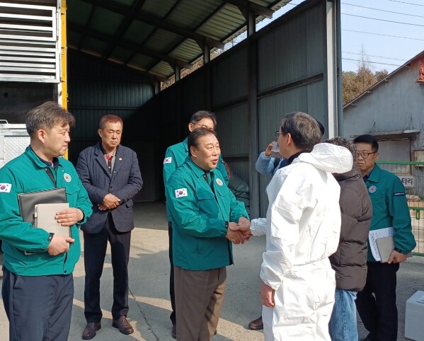 최민호 세종시장, 충광농원 AI 방역...