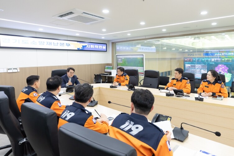 강풍주의보에 소방재난본부 찾은 김동연...