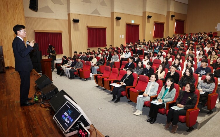 윤건영 충북교육감, 2026 새 학년...